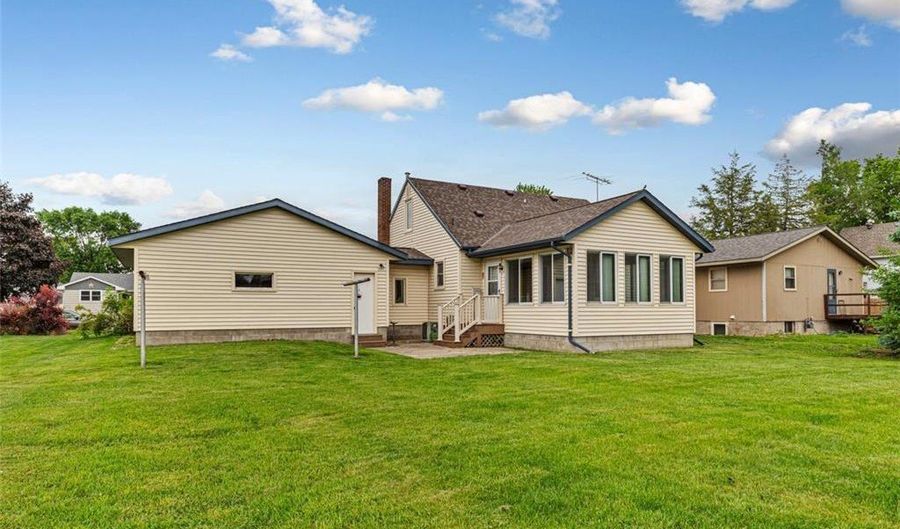 608 W Alden St, Arlington, MN 55307 - 3 Beds, 2 Bath