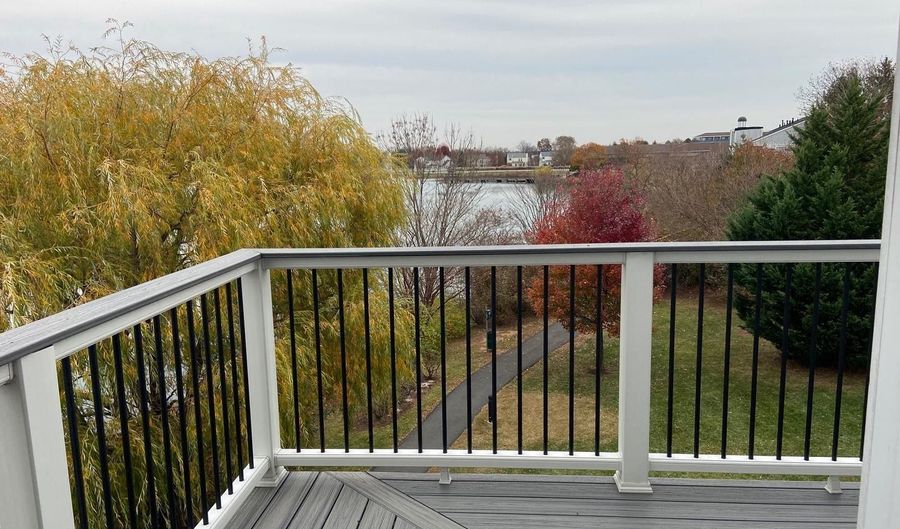 20590 CORNSTALK Ter #302, Ashburn, VA 20147 - 2 Beds, 2 Bath