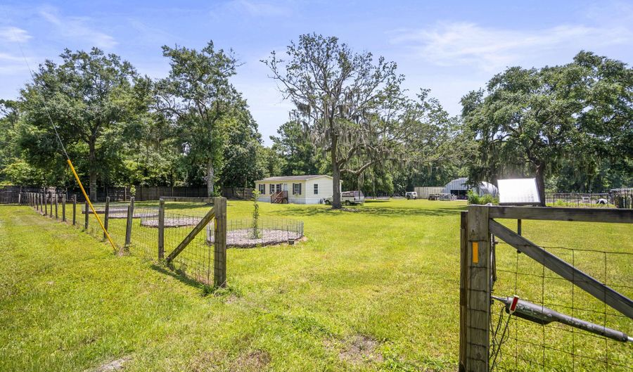 16 Pritchard Farms Ct, Bluffton, SC 29910 - 3 Beds, 2 Bath