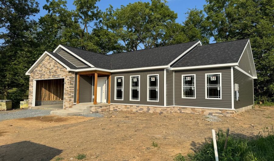 10199 JASPER Dr, Greencastle, PA 17225 - 3 Beds, 2 Bath