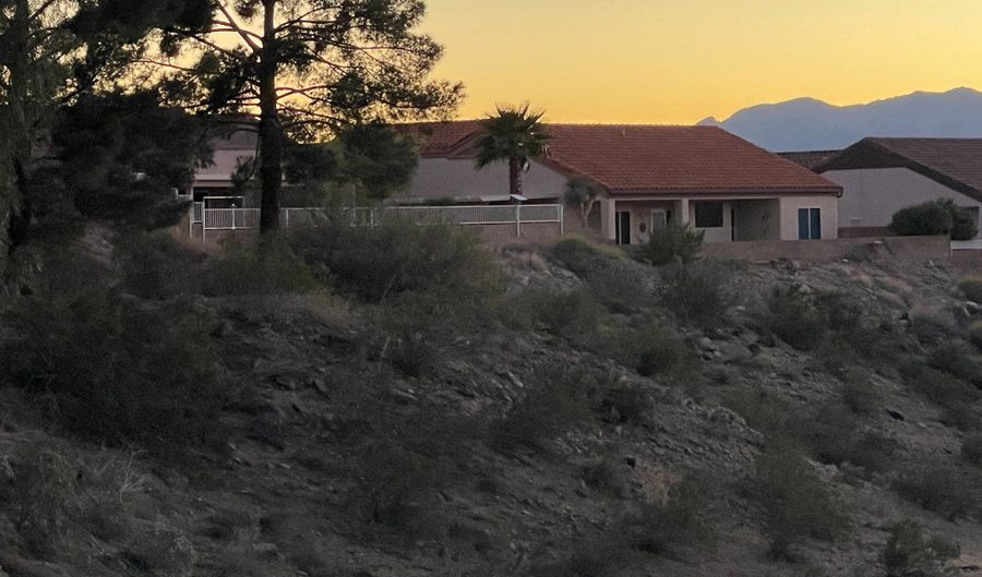 2341 HALF MOON Way, Bullhead City, AZ 86442 - 2 Beds, 2 Bath