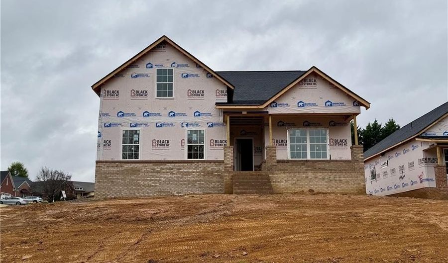 2565 High Meadow Dr, Asheboro, NC 27205 - 3 Beds, 3 Bath