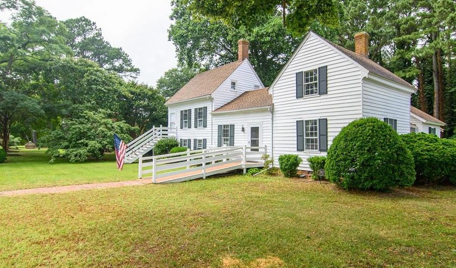 23613 FRONT St, Accomac, VA 23301 - 2 Beds, 2 Bath