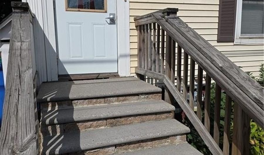 1431 Smithfield Ave 2F, Lincoln, RI 02865 - 1 Beds, 1 Bath