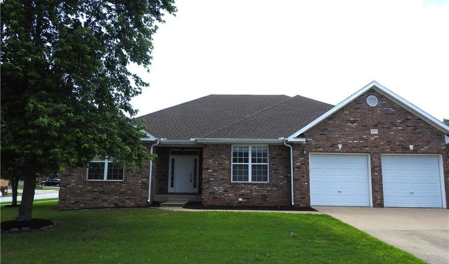 3804 SW Kestrel Dr, Bentonville, AR 72713 - 4 Beds, 2 Bath