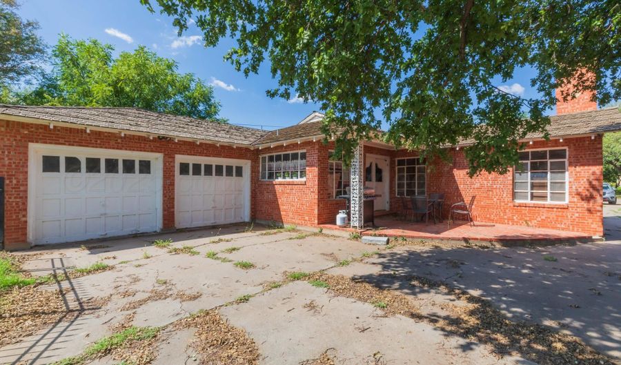 1221 S AUSTIN St, Amarillo, TX 79102 - 3 Beds, 3 Bath