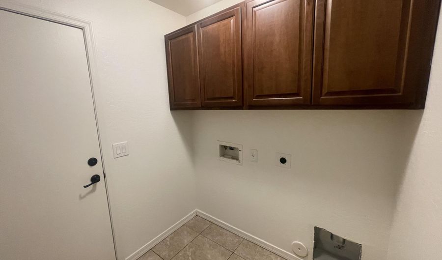 516 E WOLF HOLLOW Dr, Casa Grande, AZ 85122 - 4 Beds, 2 Bath