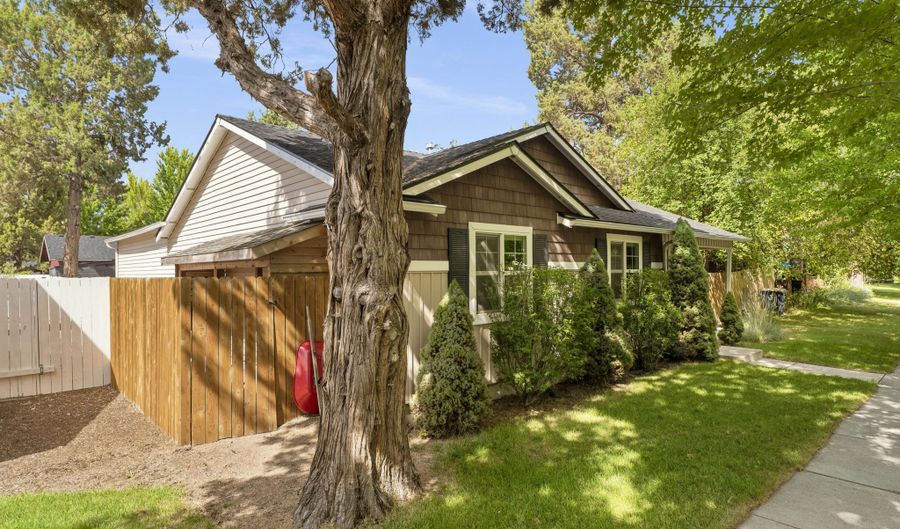 20618 Daisy Ln, Bend, OR 97702 - 3 Beds, 2 Bath