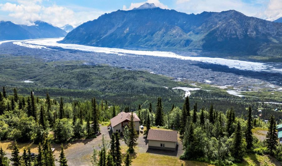 29601 W Glenn Hwy, Chickaloon, AK 99674 - 3 Beds, 2 Bath