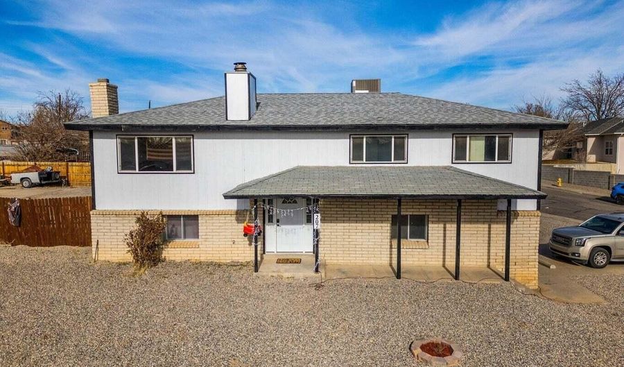 207 MESA Dr, Aztec, NM 87410 - 4 Beds, 3 Bath