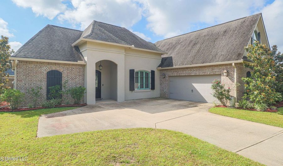 2939 Cypress Creek Dr, D'Iberville, MS 39540 - 3 Beds, 2 Bath