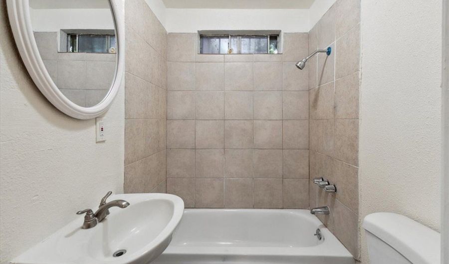 818 Record Ave, East Los Angeles, CA 90063 - 2 Beds, 1 Bath