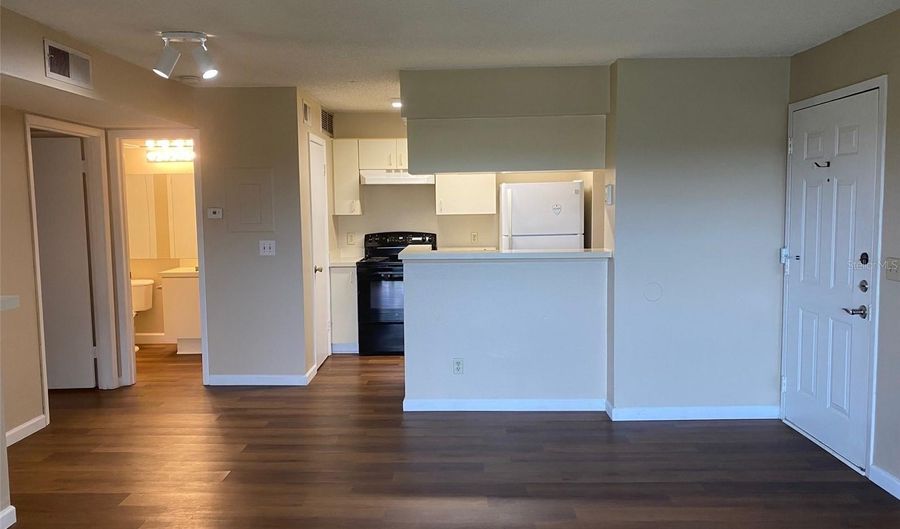 380 LAKE ONTARIO Ct 303, Altamonte Springs, FL 32701 - 1 Beds, 1 Bath