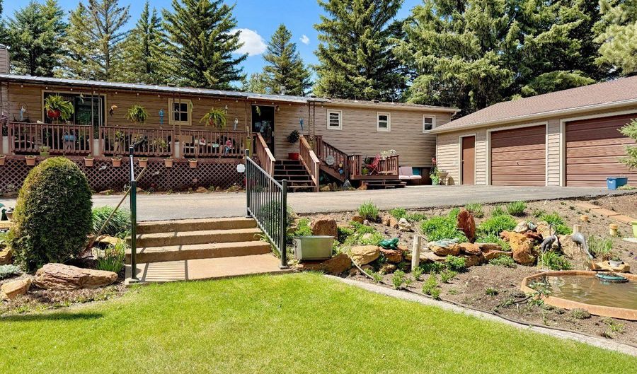 112 8403rd St SW, Bowman, ND 58623 - 5 Beds, 3 Bath