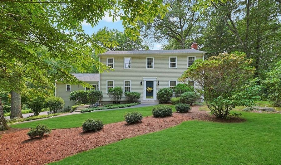 32 Thayer Farm Rd, Attleboro, MA 02703 - 5 Beds, 3 Bath