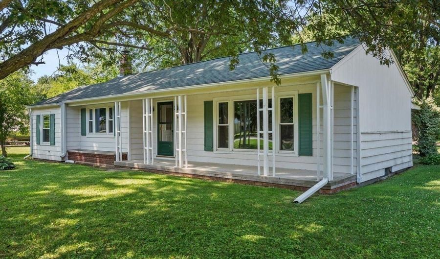 73837 Floral St, Armada, MI 48005 - 2 Beds, 2 Bath