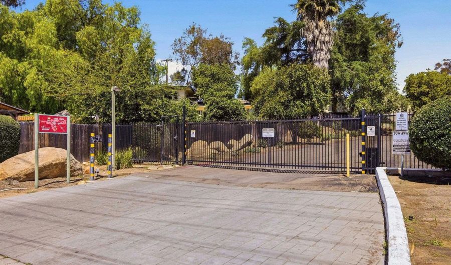 830 W Lincoln Ave 156, Escondido, CA 92026 - 2 Beds, 1 Bath