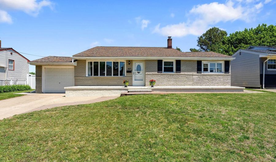 167 CARDINAL Dr, Bellmawr, NJ 08031 - 3 Beds, 2 Bath