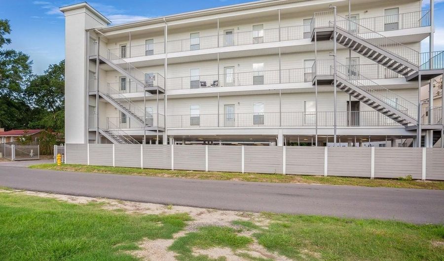 183 Mcdonnell Ave 304, Biloxi, MS 39531 - 2 Beds, 2 Bath