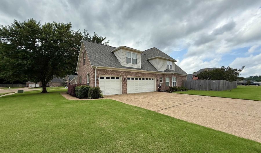 6632 W THRIVEAWAY, Bartlett, TN 38135 - 4 Beds, 4 Bath