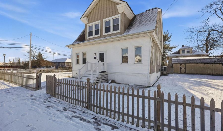 1400 N Ohio Ave, Atlantic City, NJ 08401 - 5 Beds, 2 Bath