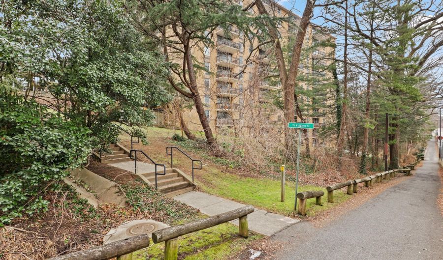 2030 N ADAMS St 911, Arlington, VA 22201 - 1 Beds, 1 Bath