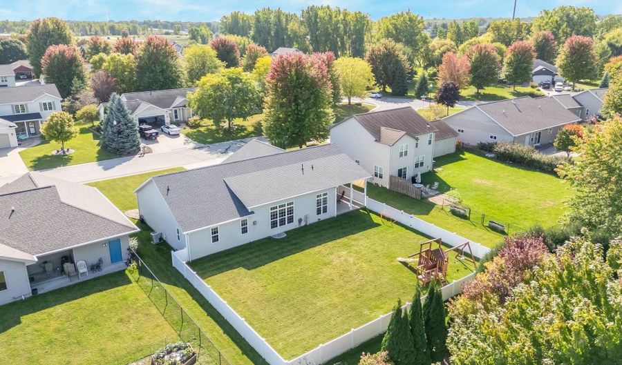 2184 W NOELLE Ln, Appleton, WI 54913 - 3 Beds, 3 Bath