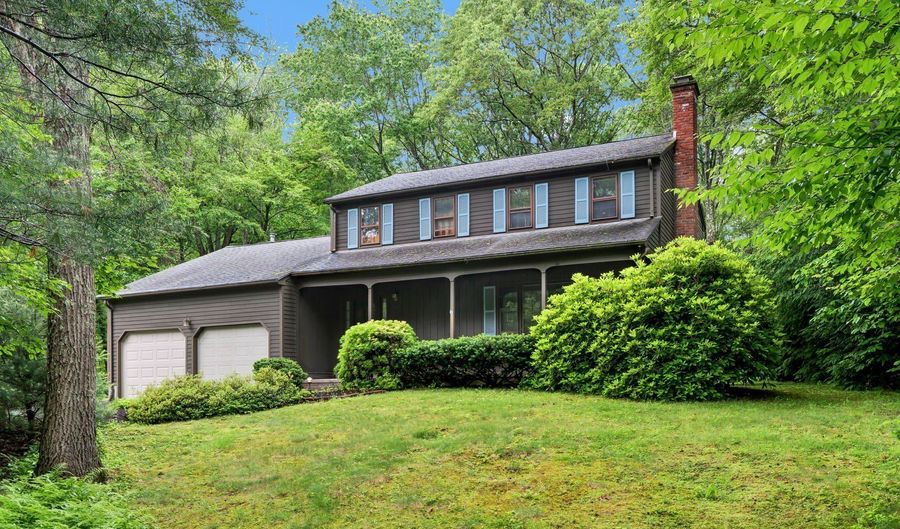 70 Smith Ln, Burlington, CT 06013 - 3 Beds, 3 Bath