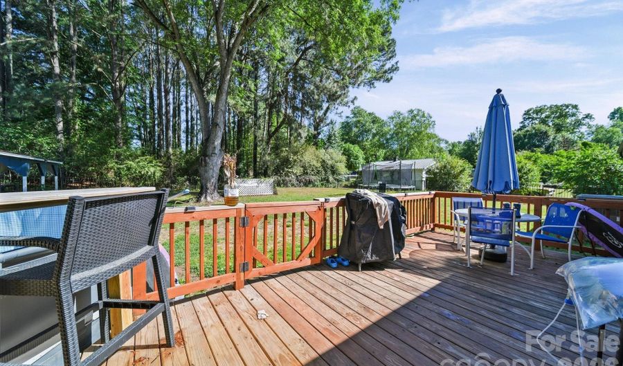 809 Elaine Dr, Albemarle, NC 28001 - 3 Beds, 2 Bath