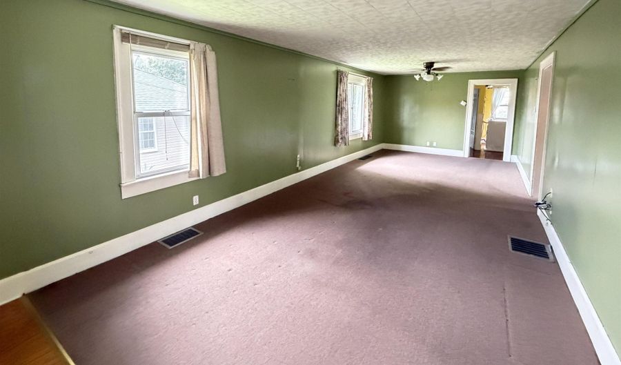 1917 7th St, Bedford, IN 47421 - 2 Beds, 1 Bath
