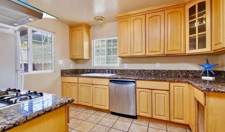 834 Maria Ave, Spring Valley, CA 91977 - 3 Beds, 2 Bath