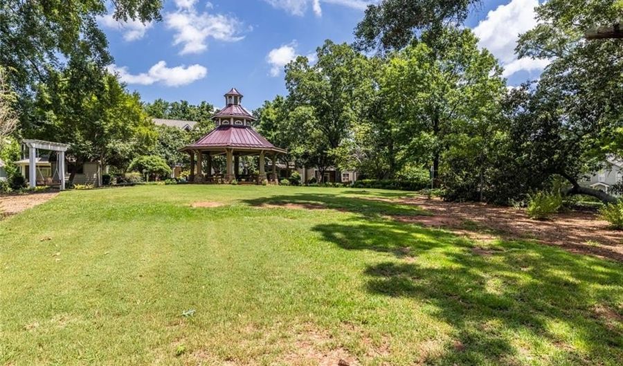 424 Carter Ave SE, Atlanta, GA 30317 - 4 Beds, 3 Bath