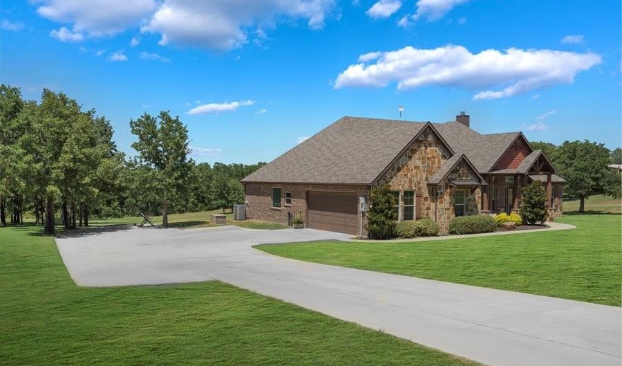 140 Cowan Xing, Alvord, TX 76225 - 4 Beds, 3 Bath