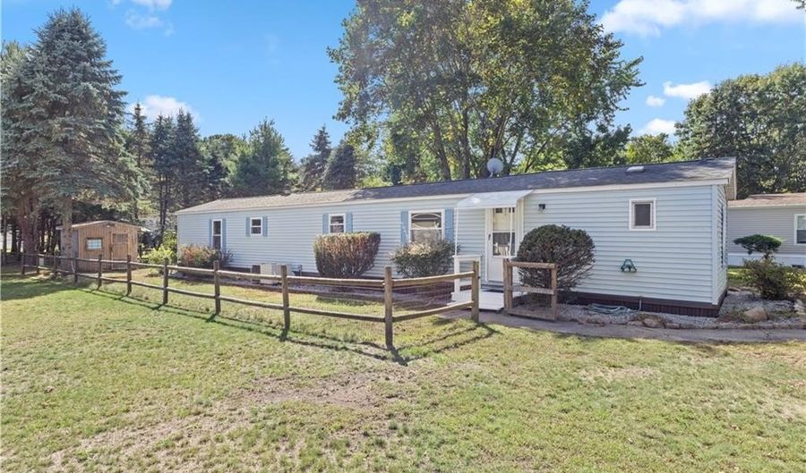 21 Lear Dr, Coventry, RI 02816 - 2 Beds, 2 Bath