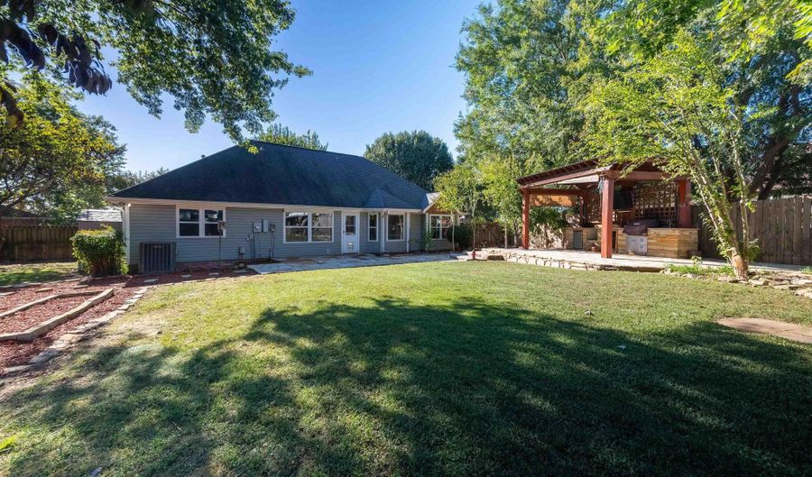 8 Oak Meadow Cv, Batesville, AR 72501 - 3 Beds, 2 Bath