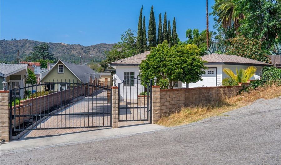 2035 Las Colinas Ave, Los Angeles, CA 90041 - 4 Beds, 2 Bath
