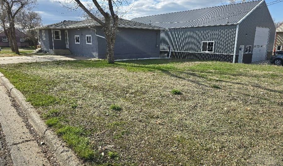 603 Dakota Ave, Baker, MT 59313 - 5 Beds, 2 Bath