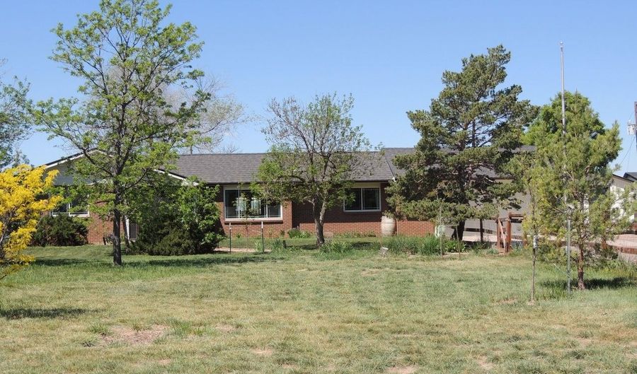 2637 County Road 19 Rd, Fort Lupton, CO 80621 - 3 Beds, 3 Bath