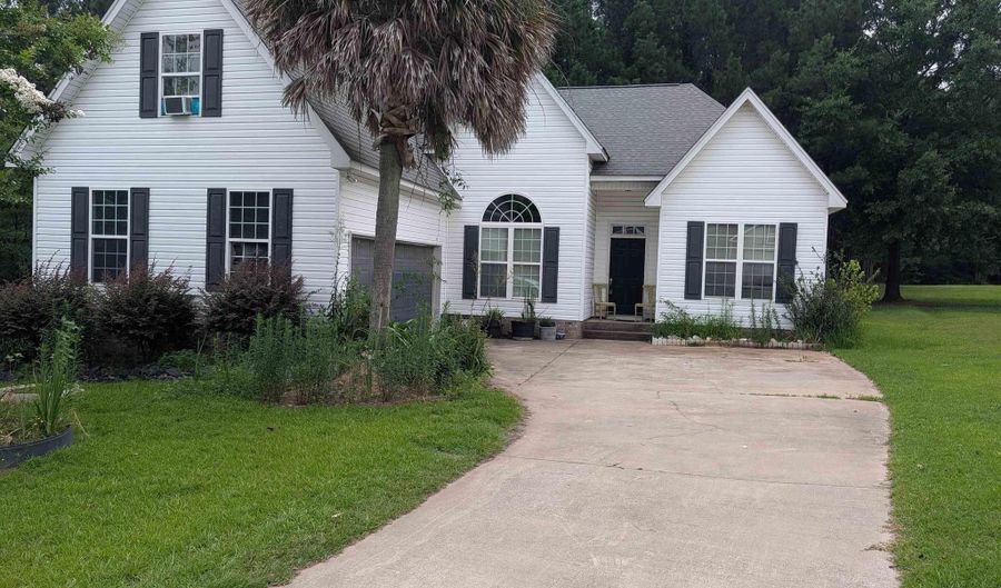 241 Blythe Creek Dr, Blythewood, SC 29016 - 4 Beds, 2 Bath