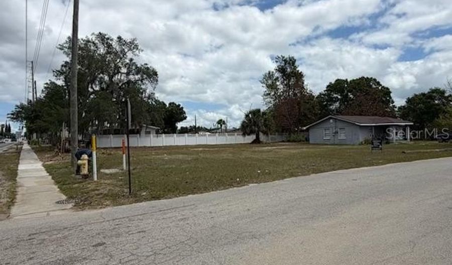 401 E GREEN St, Avon Park, FL 33825 - 0 Beds, 0 Bath