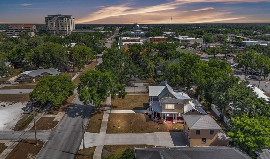 410 S BROADWAY Ave, Bartow, FL 33830 - 4 Beds, 4 Bath