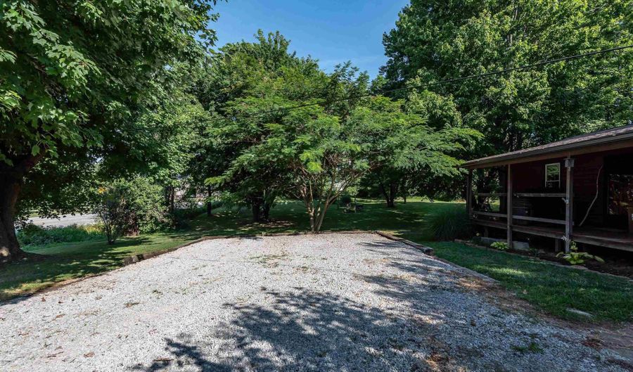 10649 E State Road 54, Bloomfield, IN 47424 - 2 Beds, 1 Bath