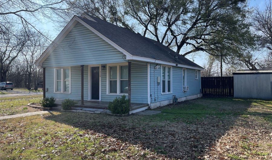 110 S Hubbard St, Alvord, TX 76225 - 2 Beds, 1 Bath