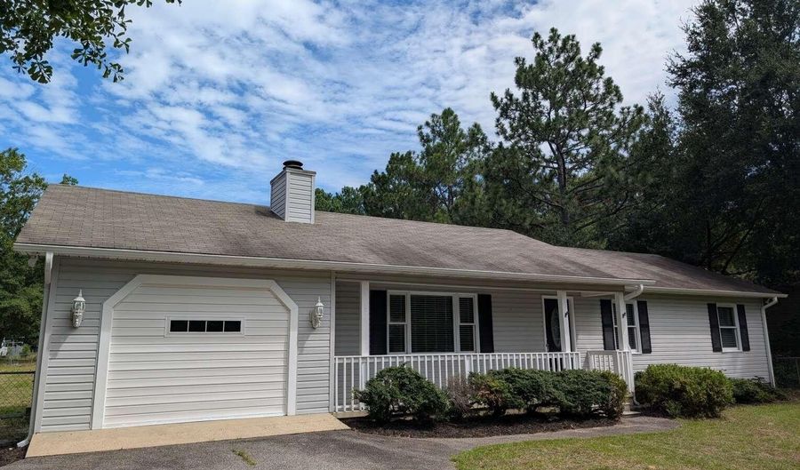 1406 Eastview Dr, Aberdeen, NC 28315 - 3 Beds, 2 Bath