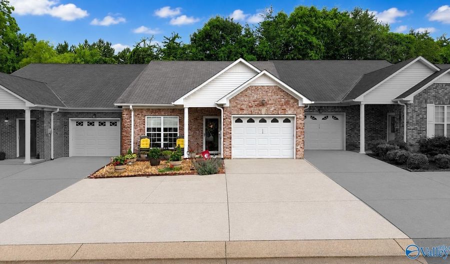 118 Santana Dr, Athens, AL 35611 - 2 Beds, 2 Bath