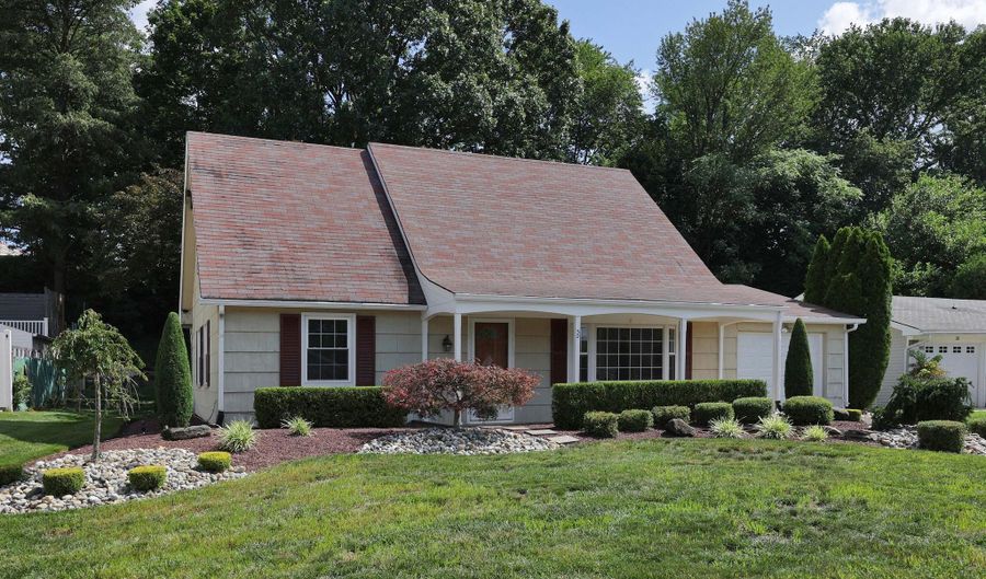 30 Oxford Ln, Aberdeen, NJ 07747 - 4 Beds, 2 Bath