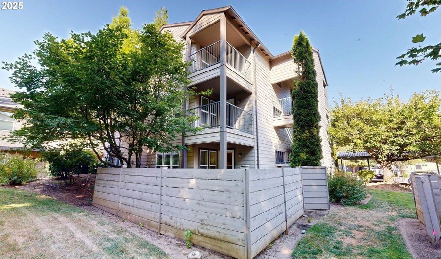 11627 SE FULLER Rd, Milwaukie, OR 97222 - 2 Beds, 1 Bath