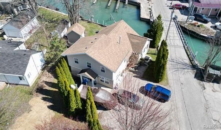 226 ROSELAWN St, Algonac, MI 48001 - 4 Beds, 2 Bath