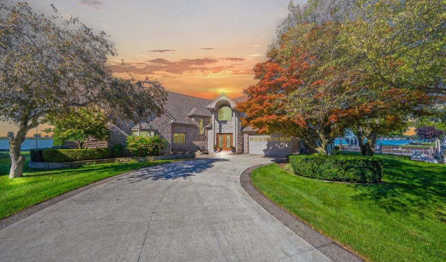 7418 Aqua Isle, Algonac, MI 48001 - 3 Beds, 3 Bath