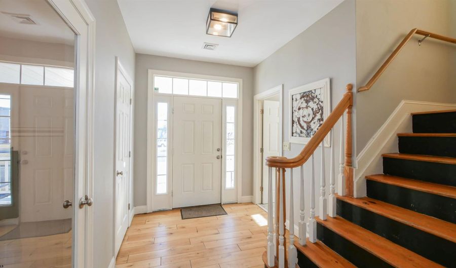 2070 W Riverside Dr, Atlantic City, NJ 08401 - 5 Beds, 4 Bath